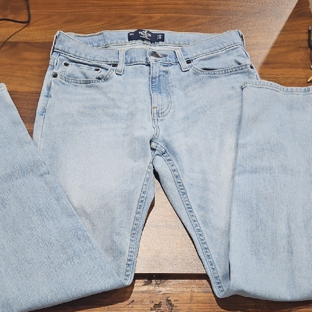 Hollister Men's Light Wash Straight Jeans